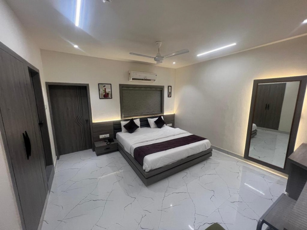 Room image 5