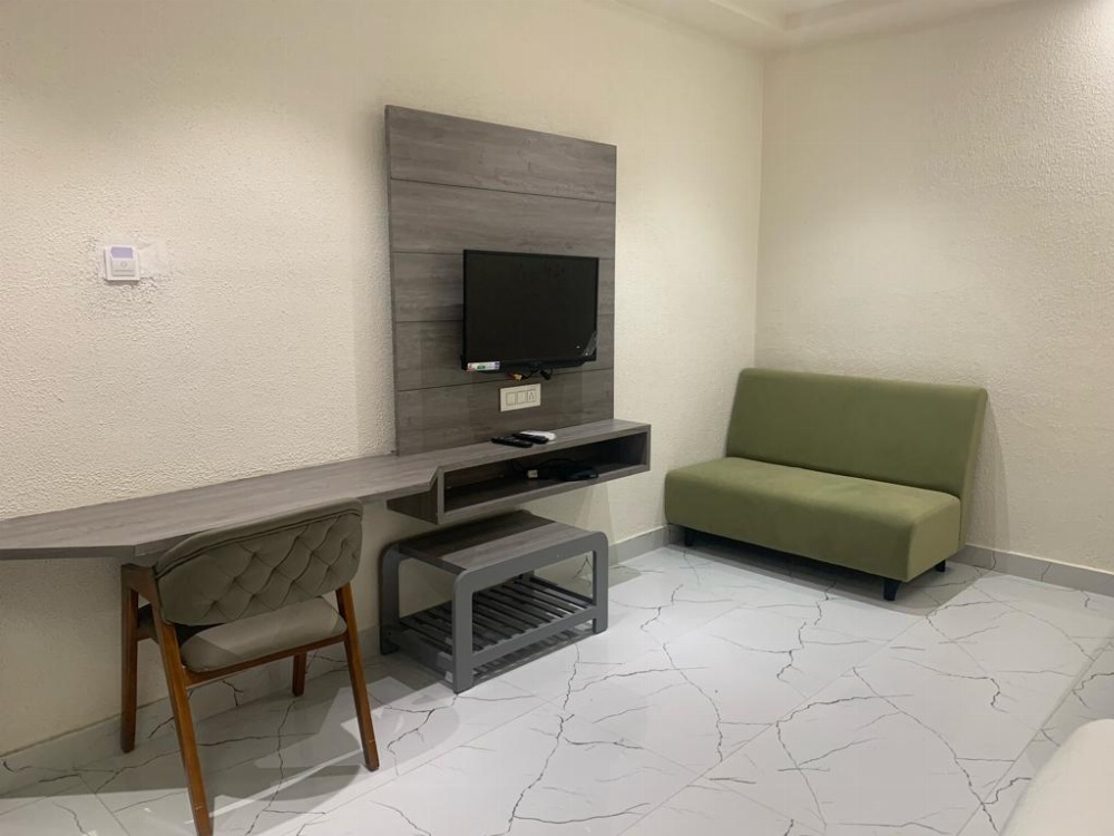 Room image 4